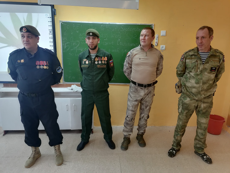 Встреча школьников с ветеранами боевых.
